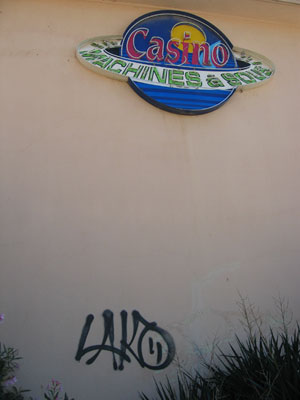 Sur un mur de lancien casino des Sablettes - 17.3ko